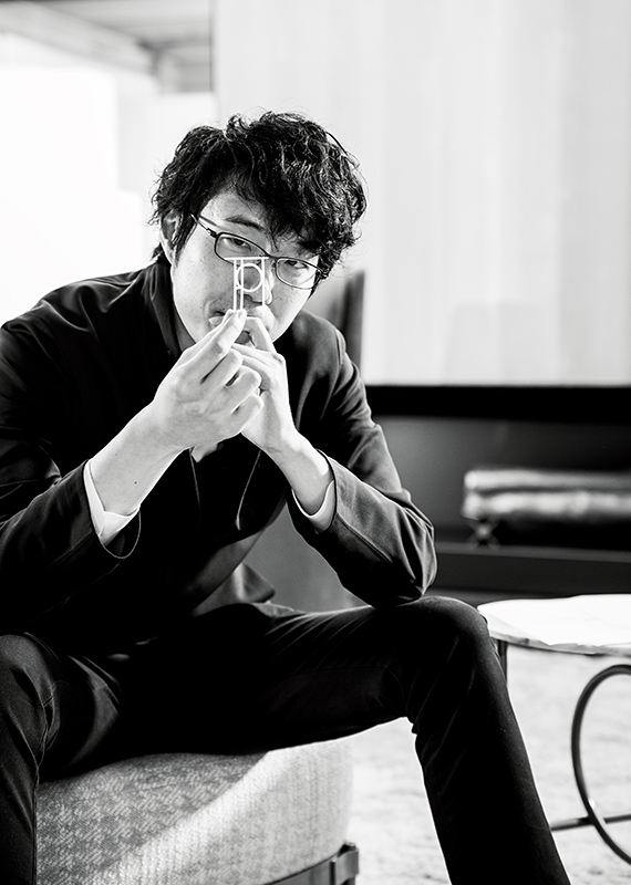 <p>Minotti and Oki Sato, Japanese designer born in 1977, first came into contact in 2017. &nbsp;</p>

<p>Multi-talented, poetic and original, in 2002, Oki Sato opened the architecture and design firm Nendo, of which he is Chief Designer. Internationally renowned for his multi-faceted approach, which spans from graphic design to product design, and from architecture to the creation of installations, Oki Sato officially joined the Minotti team of&nbsp;designers in 2018.</p>
