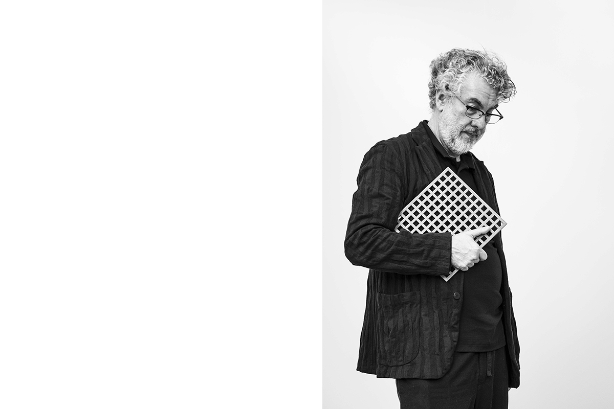 <p>Marcio Kogan approached the world of architecture and opened the Studio MK27 in São Paolo at the end of the seventies: volcanic and rigorous, attentive to the pure volumes and simple shapes of his designs, as well as the details and finishes, he favours open, squared architectures - which aesthetically and stylistically merge in and out - characterised by floor-to-ceiling windows that erase the boundary with the outdoors.</p>
