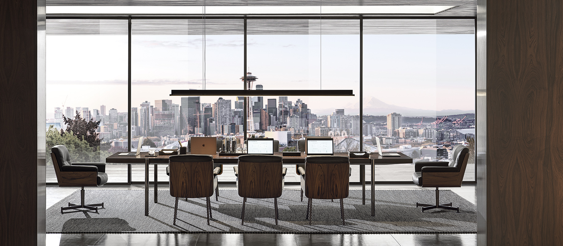 <p>The <strong>Studio Collection</strong> is so rich and varied that it easily adapts to the world of workspaces, elegantly interpreting professional environments such as boardrooms, meeting rooms, management offices and high-level lobbies.&nbsp;</p>
